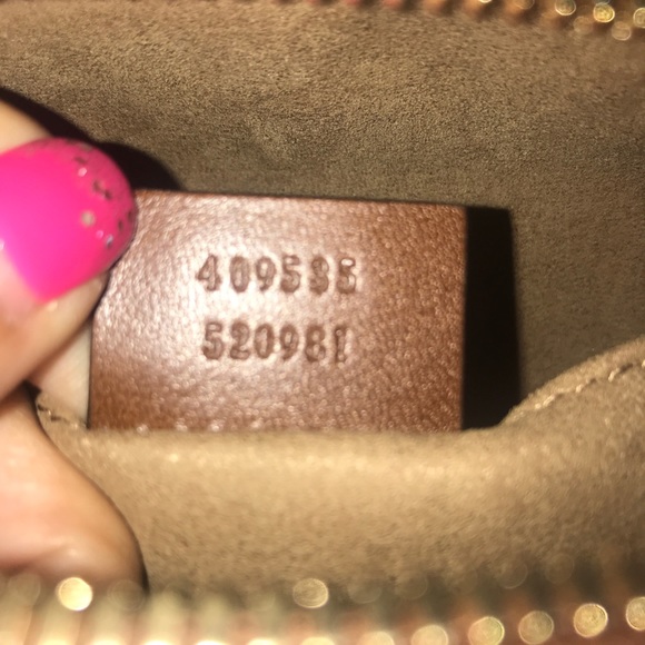 *SOLD* Gucci cross body bag GG supreme mini chain - Picture 8 of 8